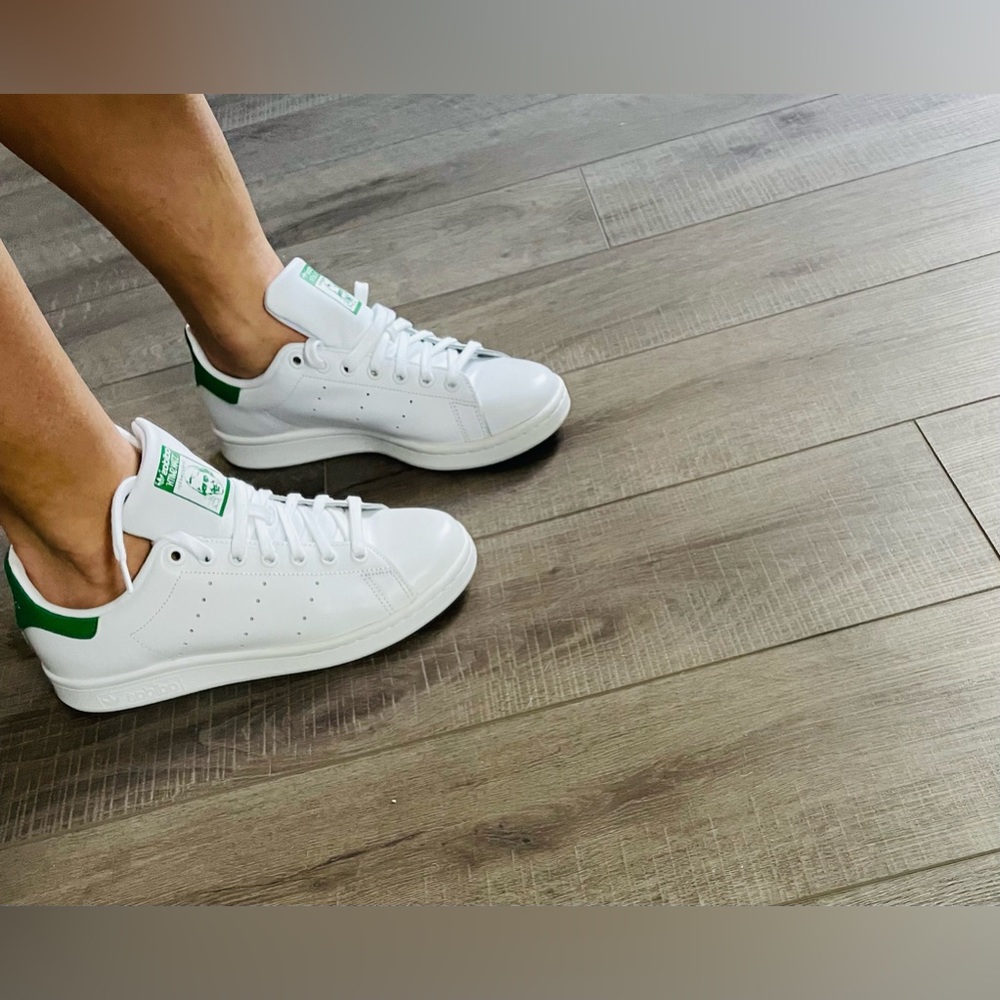 NEW NEW NEW!! Limited Edition: STAIN SMITH W, adidas sneakers US women size 8.5.